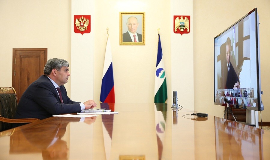 Казбек Коков провел заседание Оперативного штаба по борьбе с распространением коронавируса в КБР