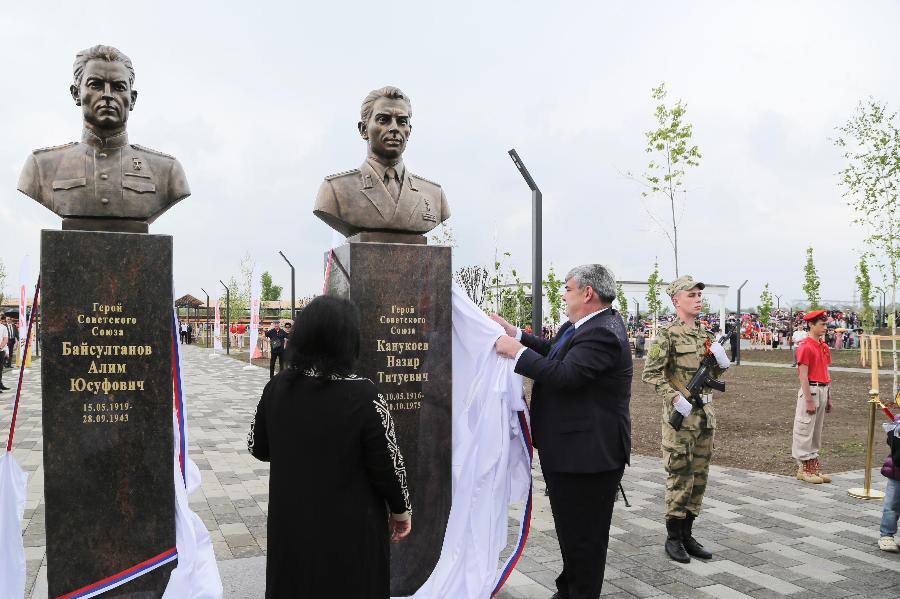 В Чегеме состоялось открытие Парка Победы с мемориалом Алиму Байсултанову, Назиру Канукоеву и героям специальной военной операции