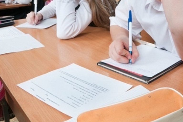 Информация Рособрнадзора о "горячей линии" по вопросам количества контрольных работ в школах