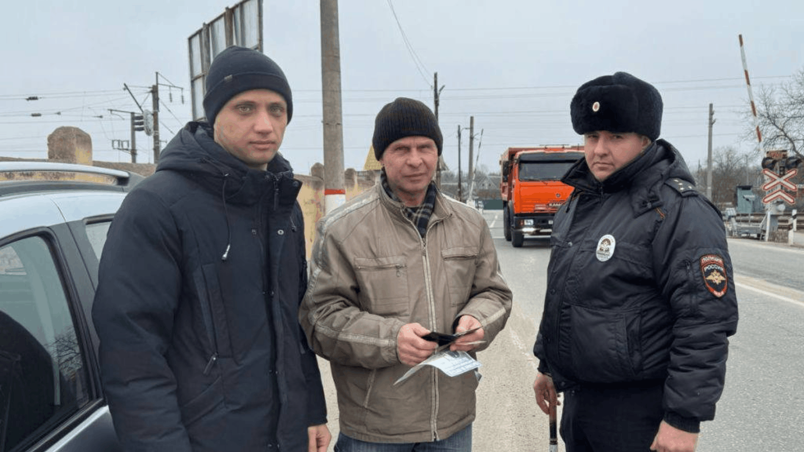  Госавтоинспекция КБР Автоинспекторы и общественники Кабардино-Балкарии напомнили водителям правила безопасного переезда железнодорожных путей