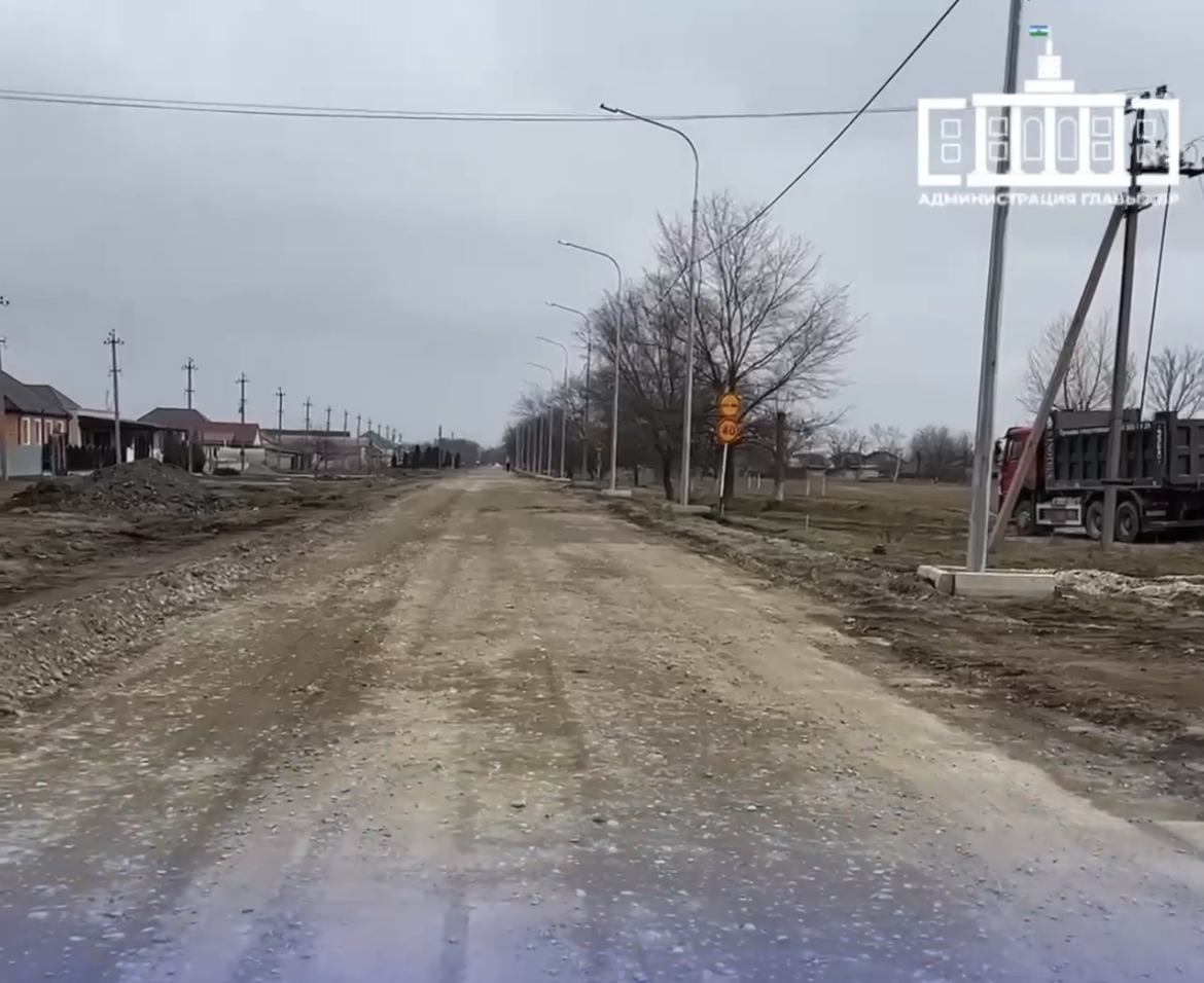 В селе Пролетарском благоустраивают центральную улицу