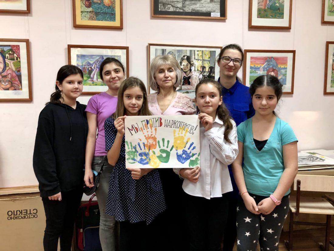 В Нальчике прошла онлайн акция «Дети против наркотиков!»