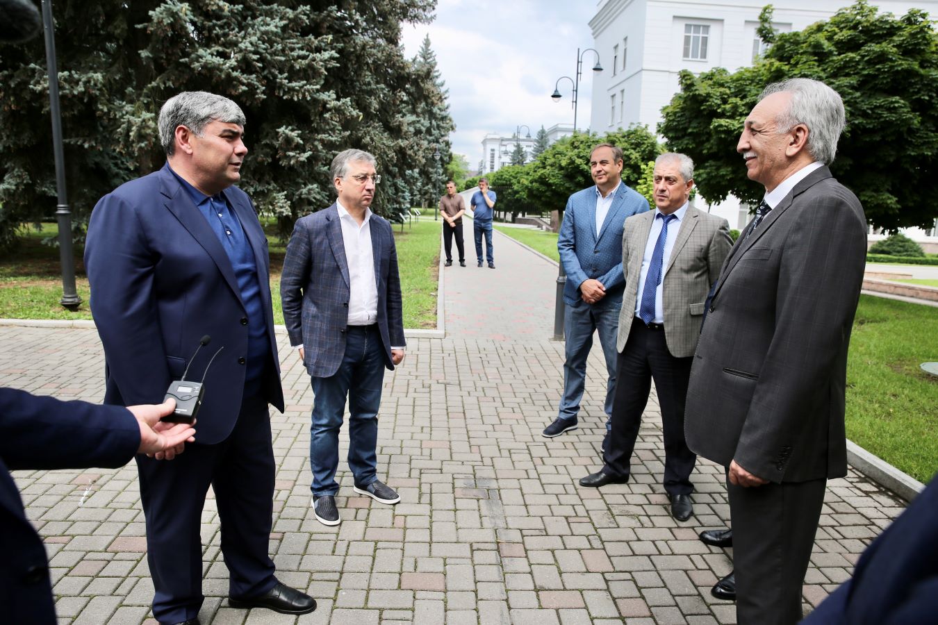 Казбек Коков передал новые автобусы творческим коллективам Кабардино-Балкарии