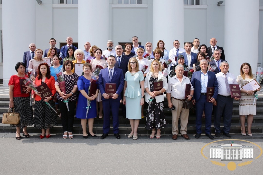 Награды за вклад в развитие республики
