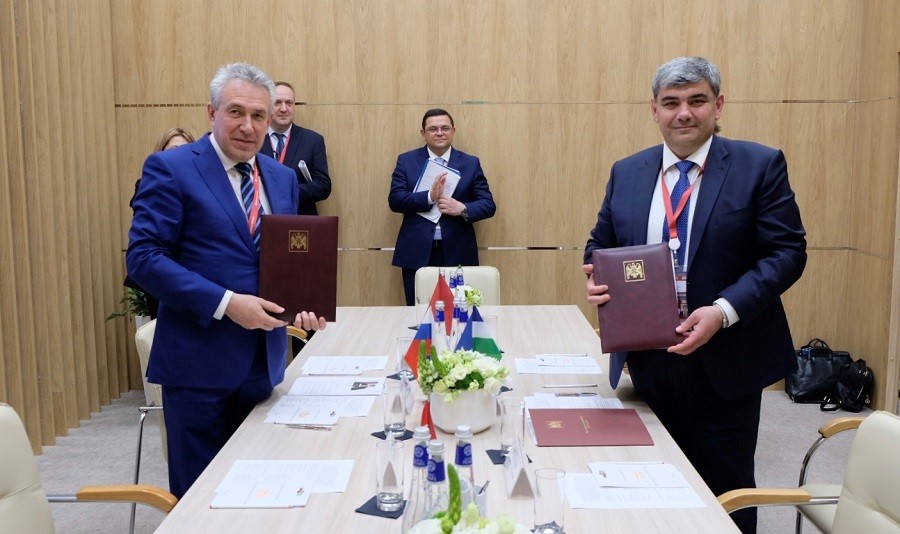  ПМЭФ-2021: Глава КБР Казбек Коков подписал соглашение о сотрудничестве с генеральным директором «Росгеологии» Сергеем Горьковым 
