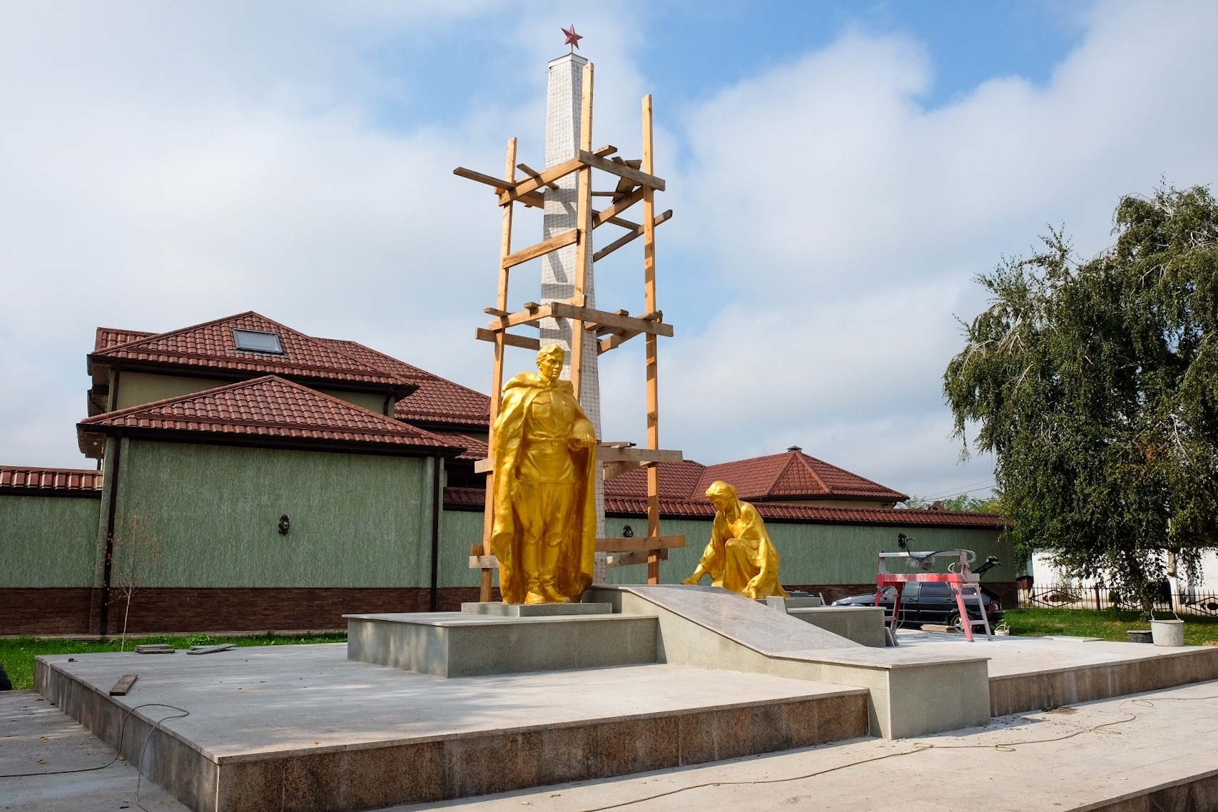 Завершается капитальный ремонт памятника павшим воинам в годы Великой Отечественной войны