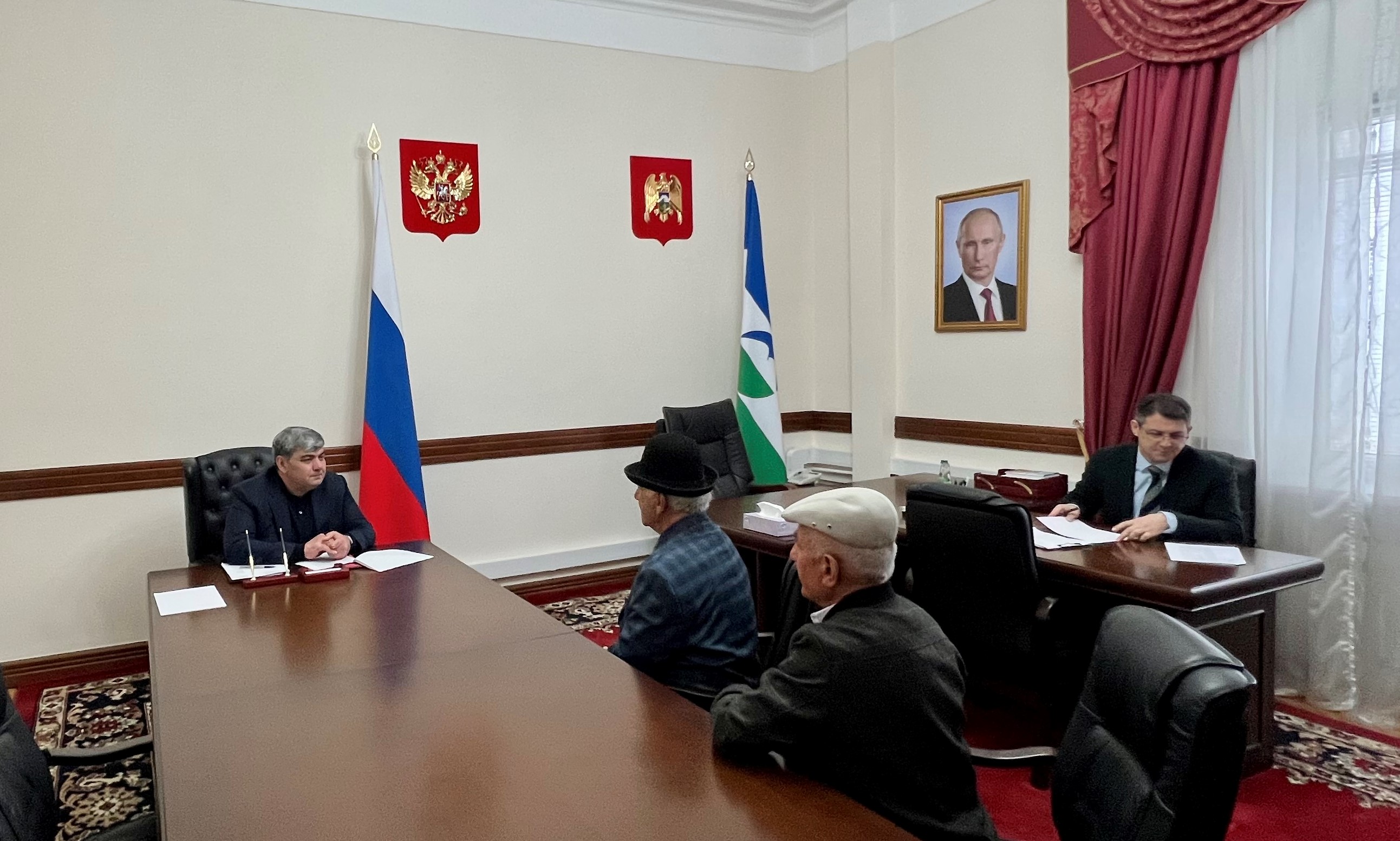 Казбек Коков провел личный прием граждан