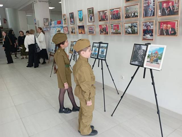 Выставка фоторабот и «Альбомов памяти»: патриотический проект в Национальном музее КБР
