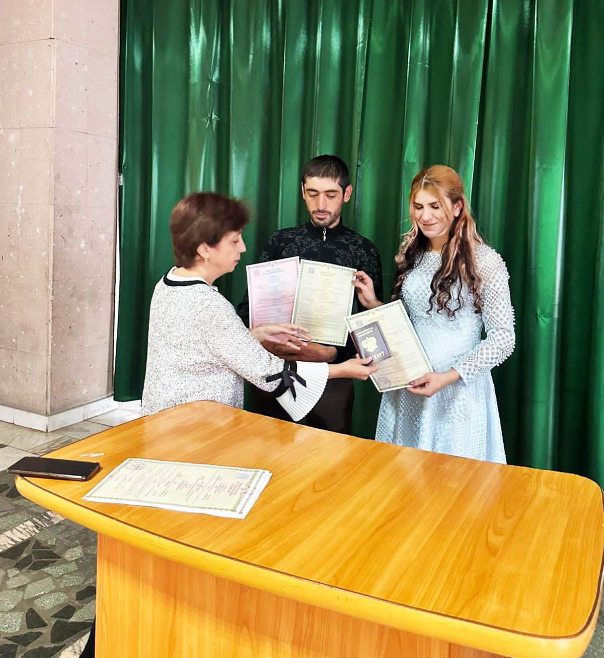 Торжественная регистрация рождения детей в отделе ЗАГС местной администрации Зольского муниципального района КБР