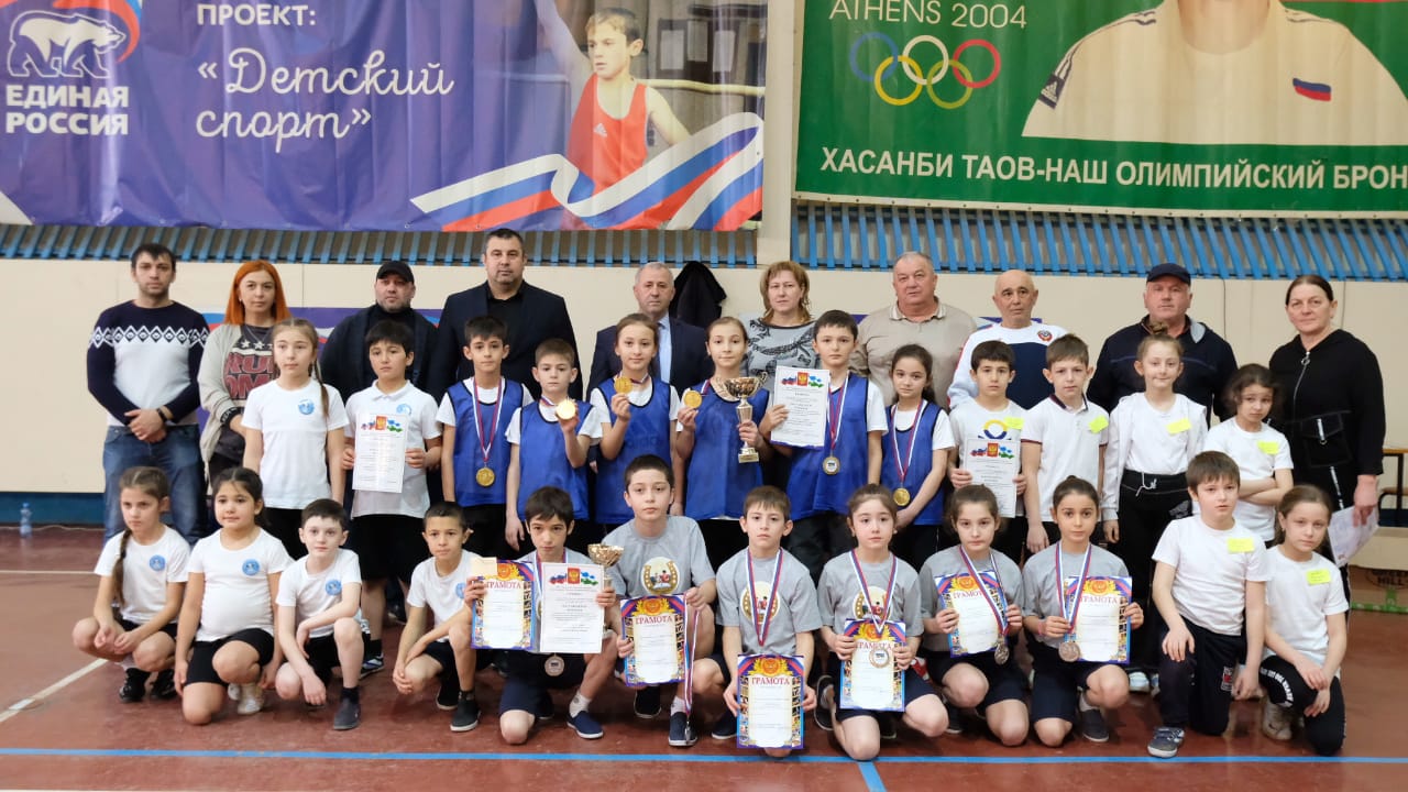 Младшие школьники Чегемского района соревновались в "Весёлых стартах"