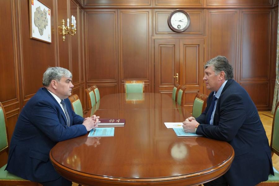 Казбек Коков провел рабочую встречу с главным государственным санитарным врачом Жиросланом Паговым         ​ 