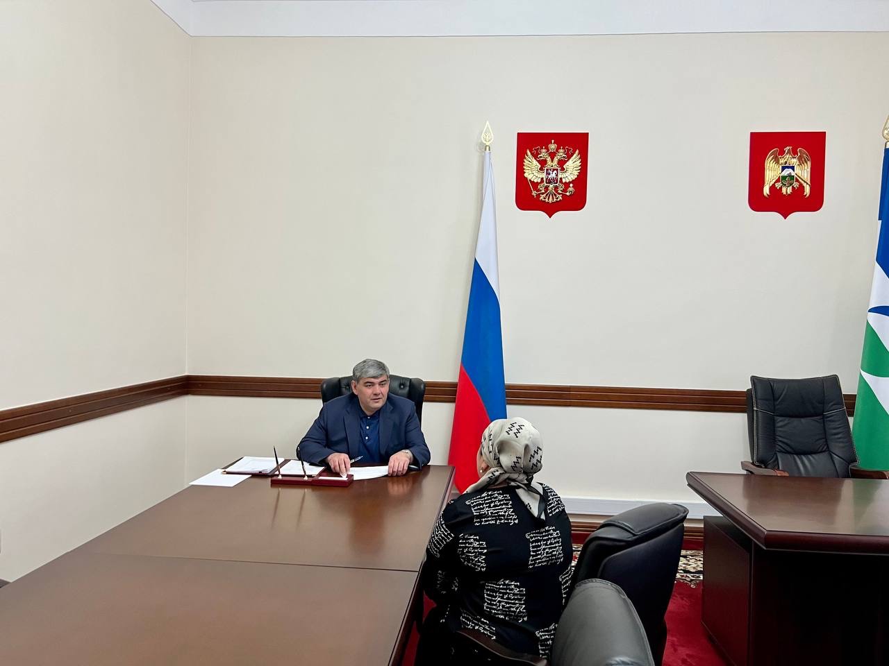 Глава республики провел еженедельный прием граждан