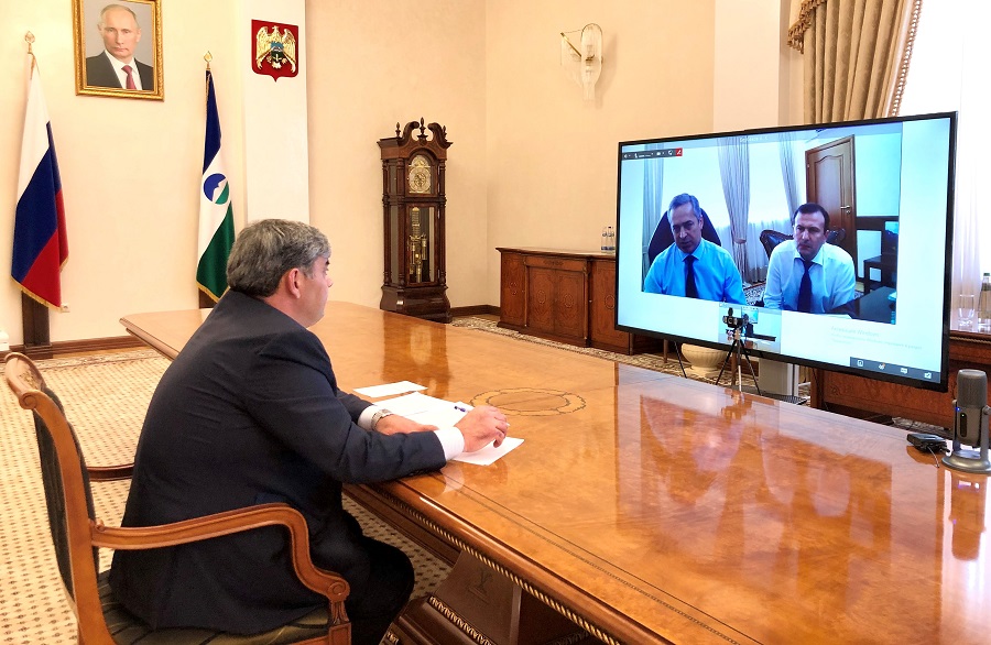 Казбек Коков встретился с министром строительства и жилищно-коммунального хозяйства КБР А.Х.Бербековым и главным архитектором республики А.Н.Унажоковым