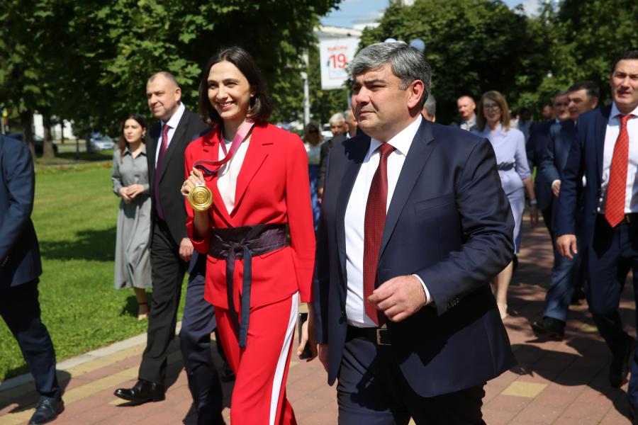 На Олимпийской аллее славы в Нальчике установлена табличка  с именем Марии Ласицкене