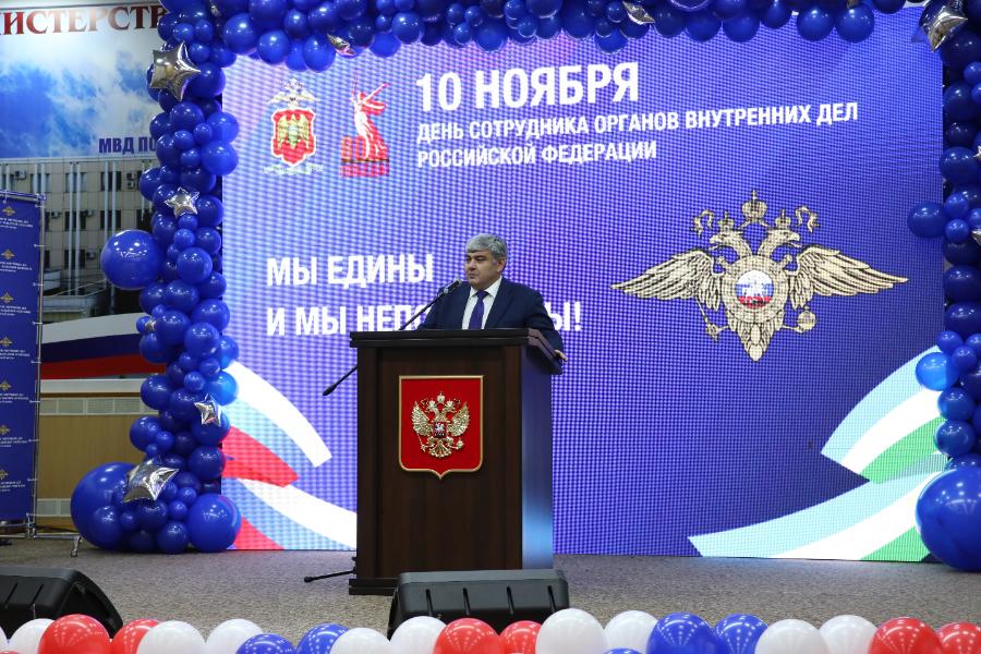 Глава Кабардино-Балкарии Казбек Коков принял участие в торжественном собрании, посвященном Дню сотрудника органов внутренних дел Российской Федерации