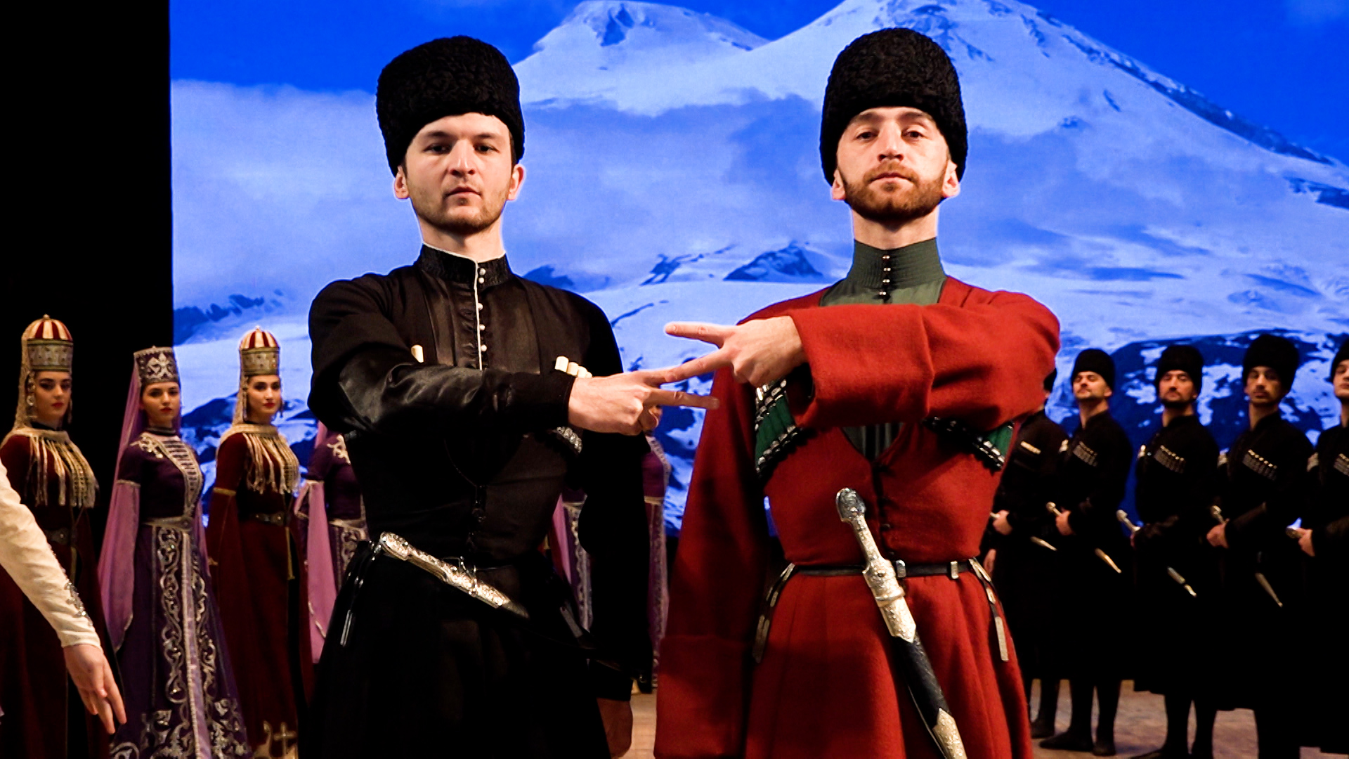 Ансамбли «Кабардинка» и «Балкария» поддержали Армию России танцевальным флешмобом