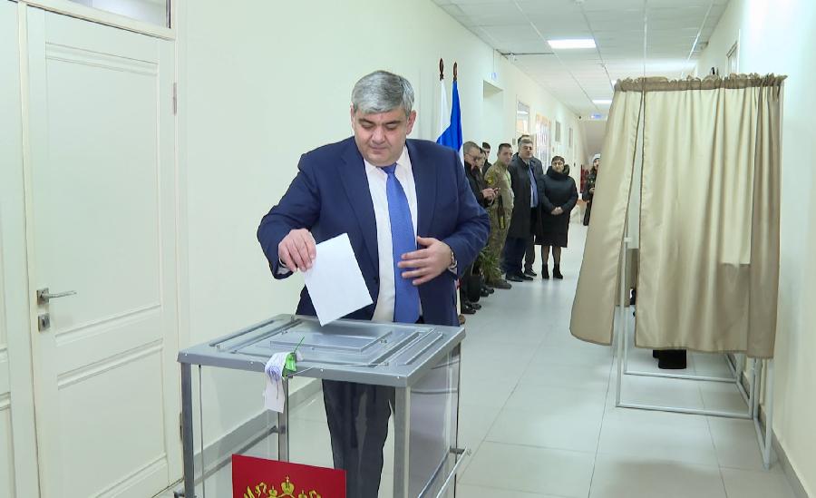 Глава КБР Казбек Коков проголосовал на выборах Президента России