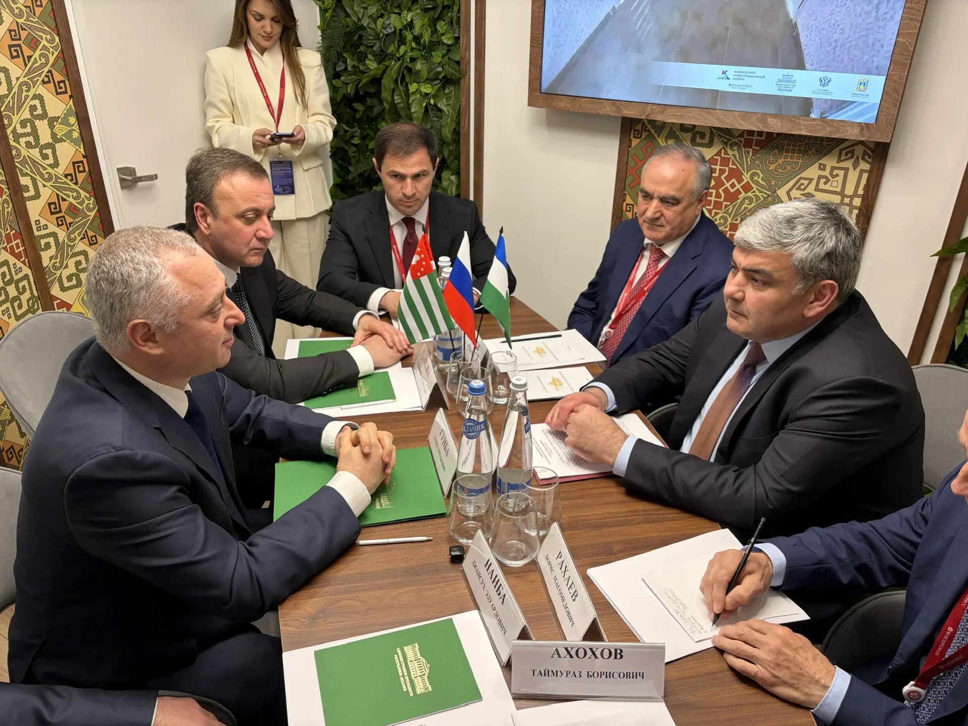 КИФ-2026: подписано соглашение об установлении дружественных отношений между Нальчиком и Сухумом 