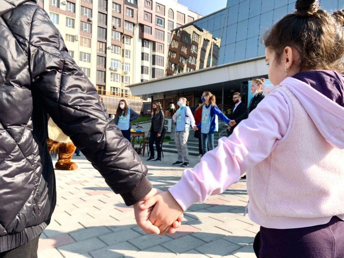 Акция «Веселые каникулы» прошла сегодня в Нальчике для детей с ограниченными возможностями здоровья