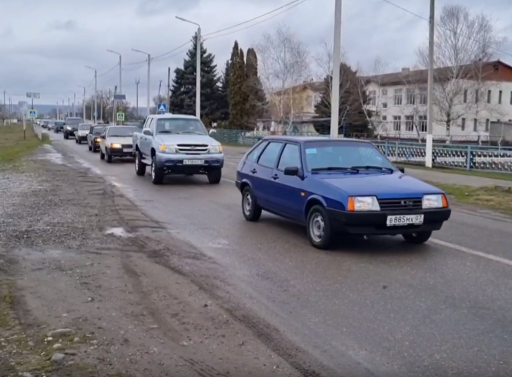Молодежь Терского района отправилась на голосование автоколонной