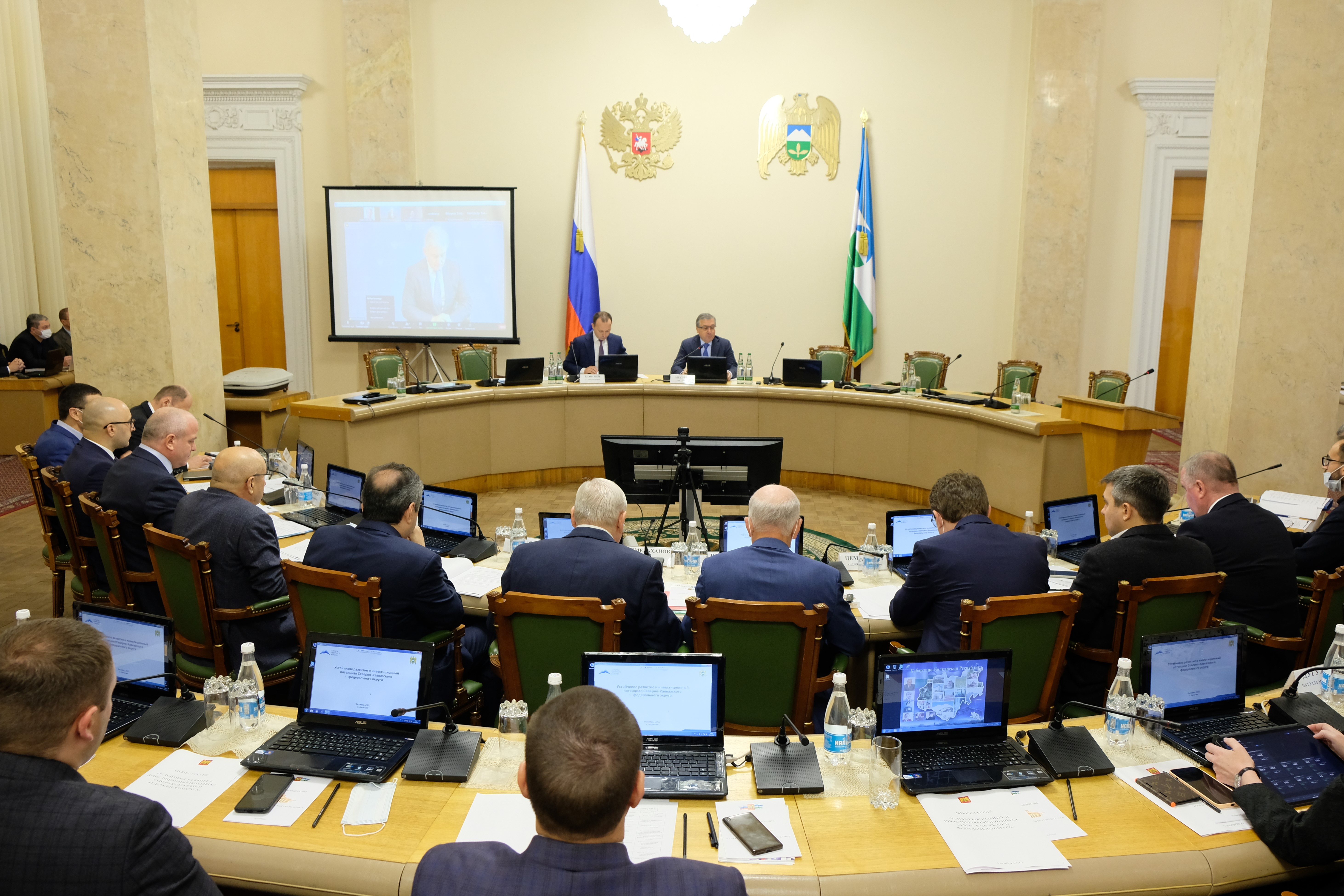 Сегодня в Нальчике под руководством Председателя Правительства КБР                   Алия Мусукова состоялась бизнес-сессия «Устойчивое развитие и инвестиционный потенциал СКФО»