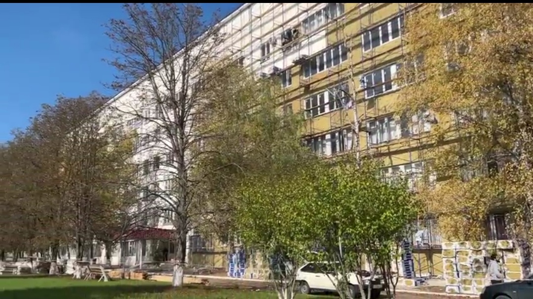 Обновляется фасад здания Республиканского центра высоких медицинских технологий