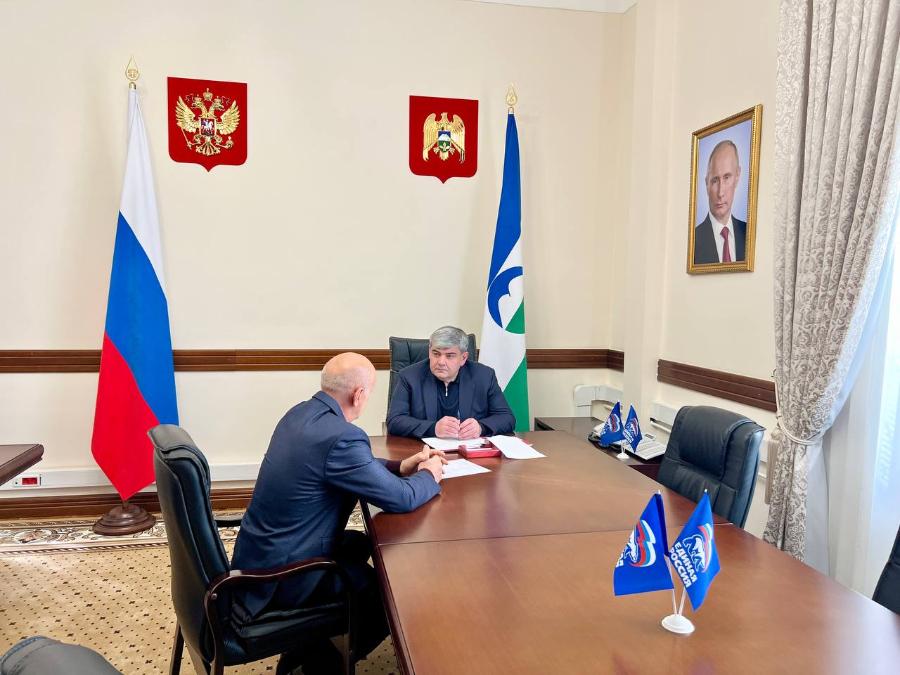 Казбек Коков провел личный прием граждан в приемной «Единой России»