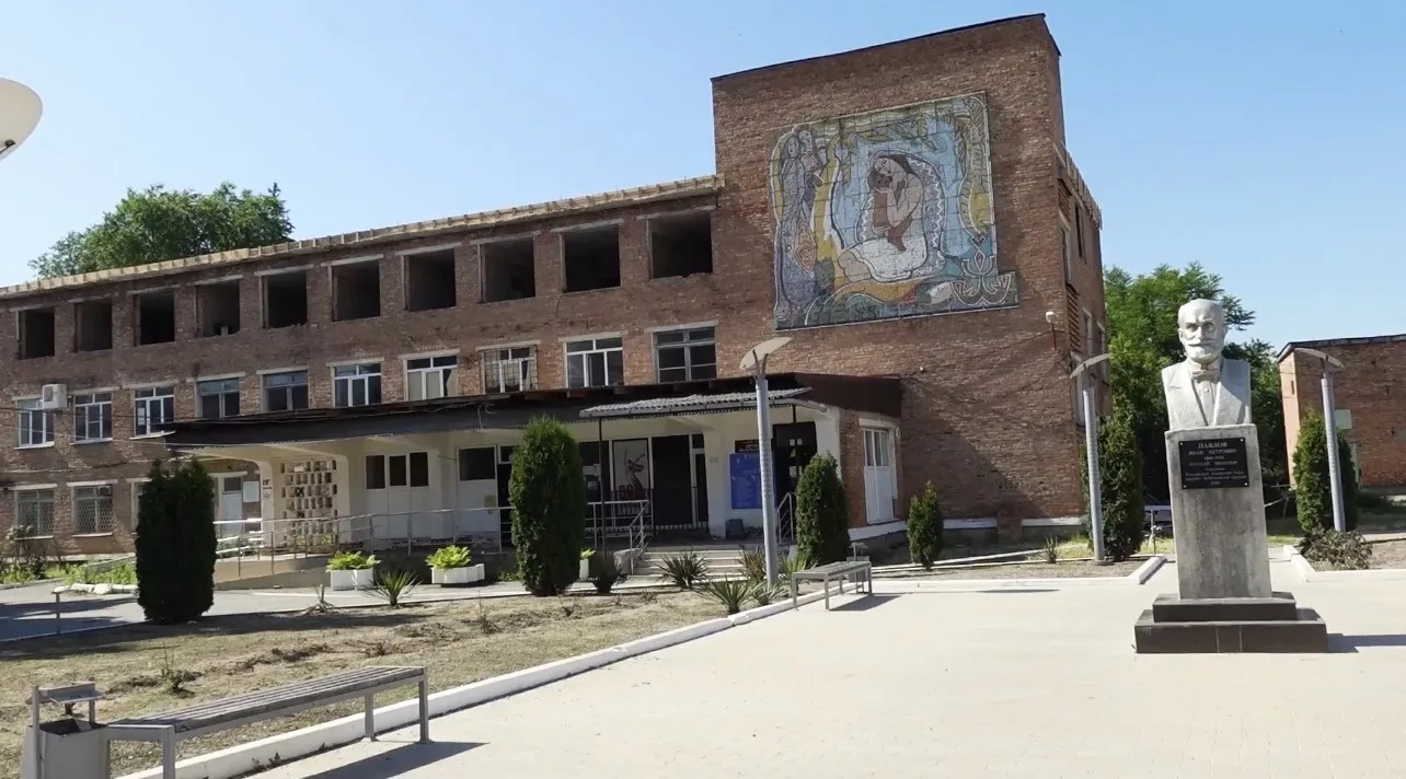 В Прохладном начался капитальный ремонт детской поликлиники