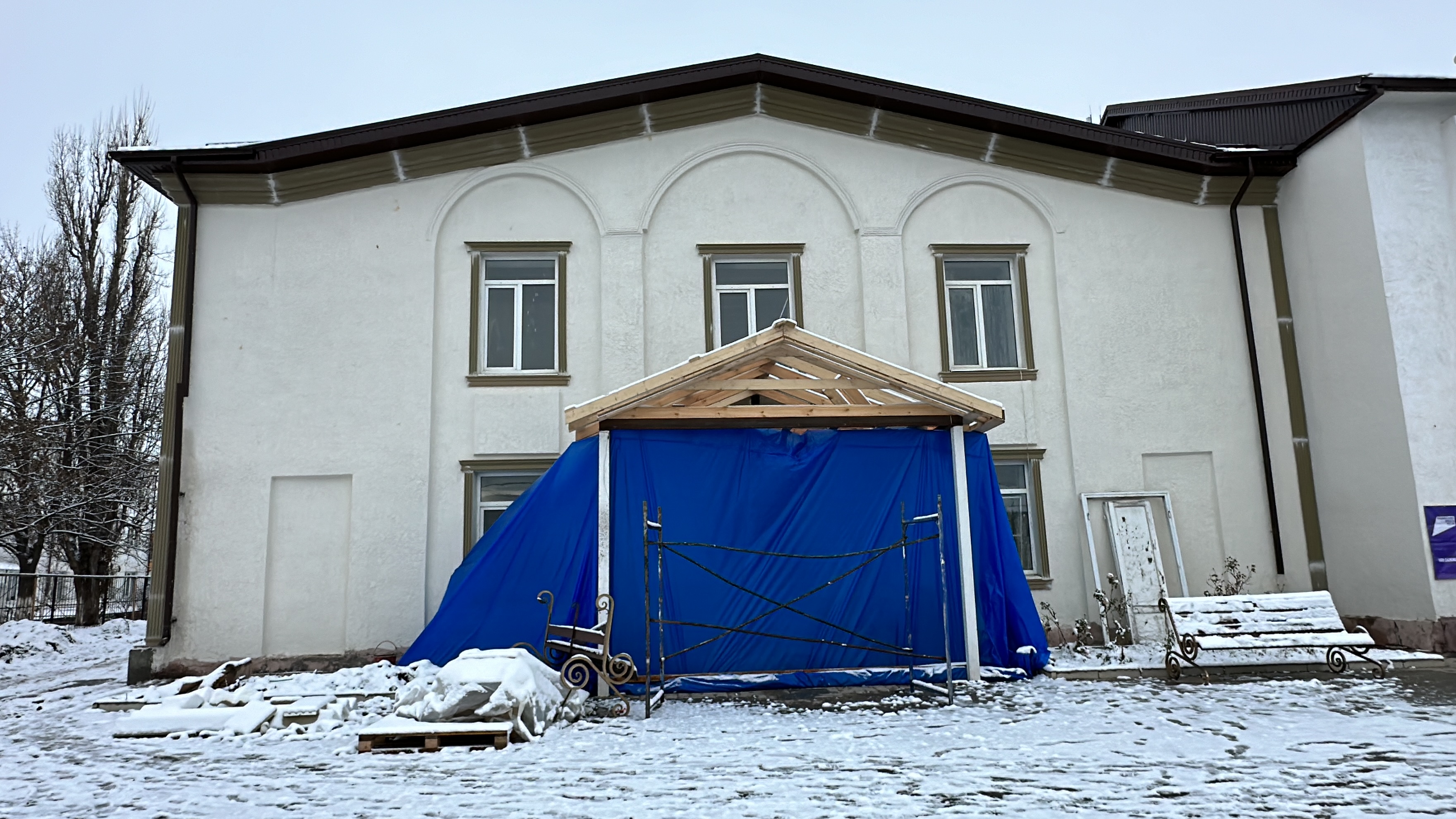 В Исламее продолжается капитальный ремонт Дома культуры на 450 мест