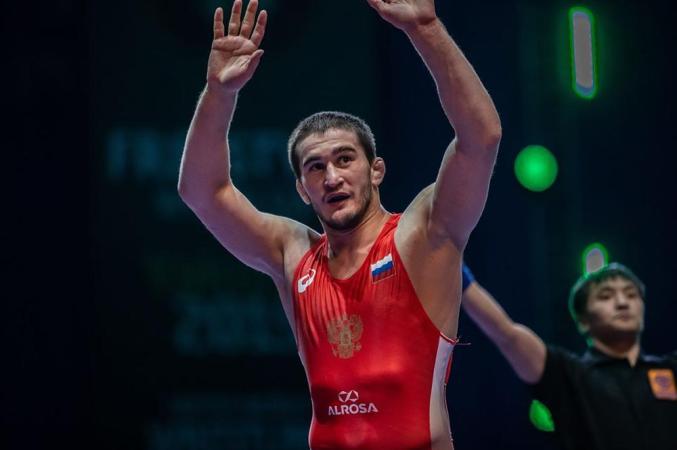 Тимур Бижоев завоевал путевку на чемпионат мира по вольной борьбе