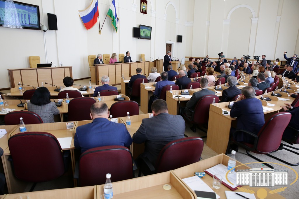 Задача депутатского корпуса – оперативно реагировать на все запросы граждан и общества
