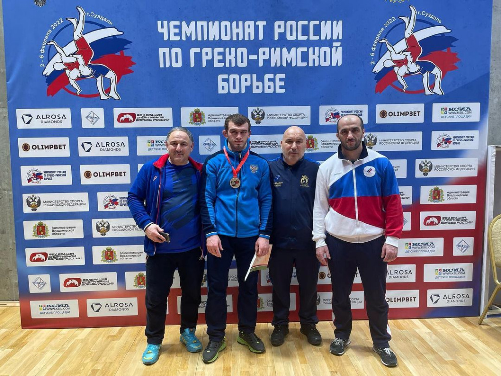 Ауес Гонибов стал бронзовым призером чемпионата России по греко-римской борьбе